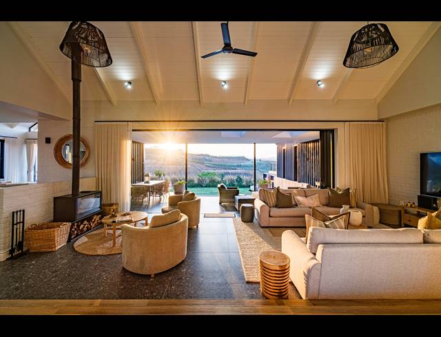 5 BEDROOM FREESTANDING FOR SALE IN SPRINGVALE COUNTRY ESTATE